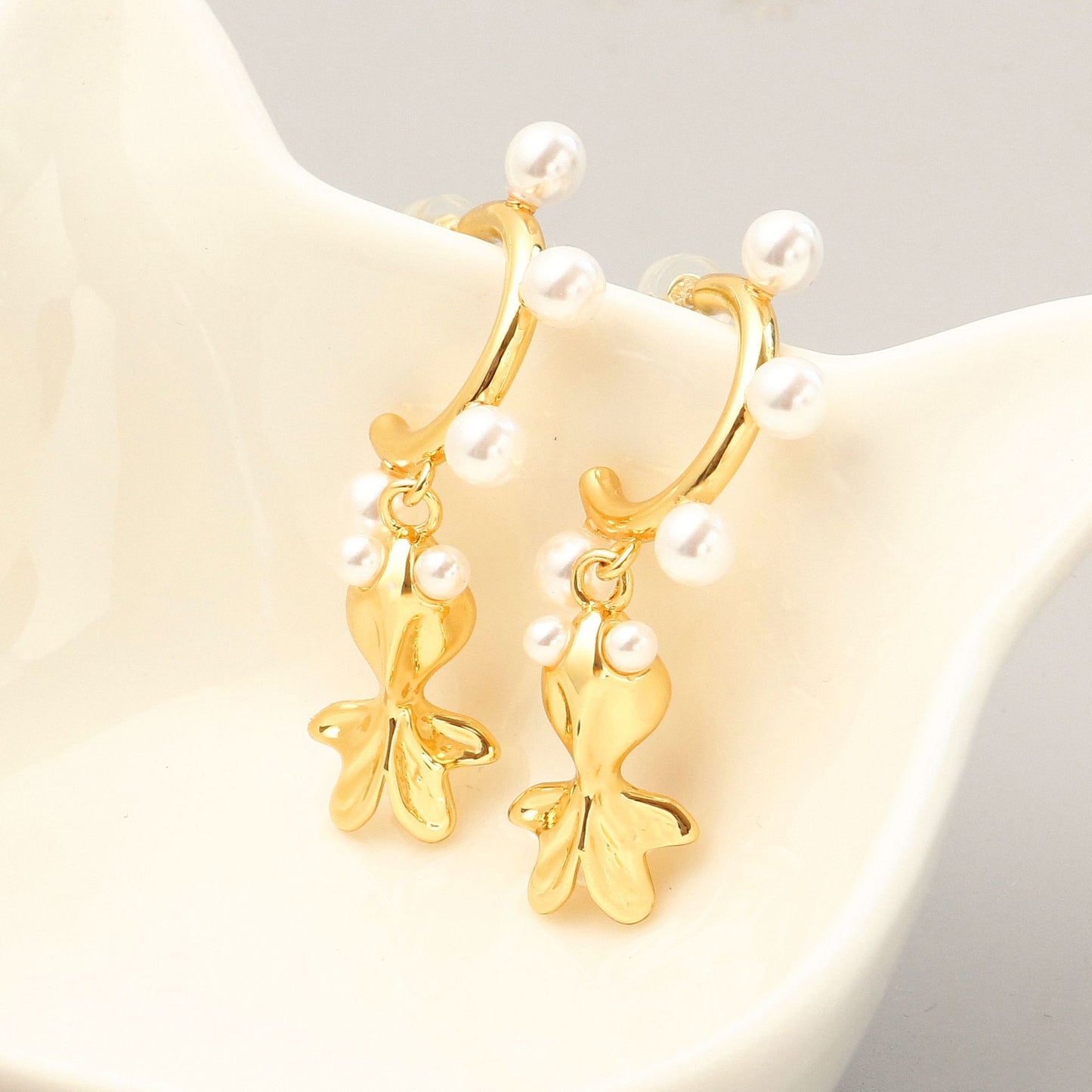 Web Based Earrings 925 Tremella Needle Goldfish Pearl Shape
