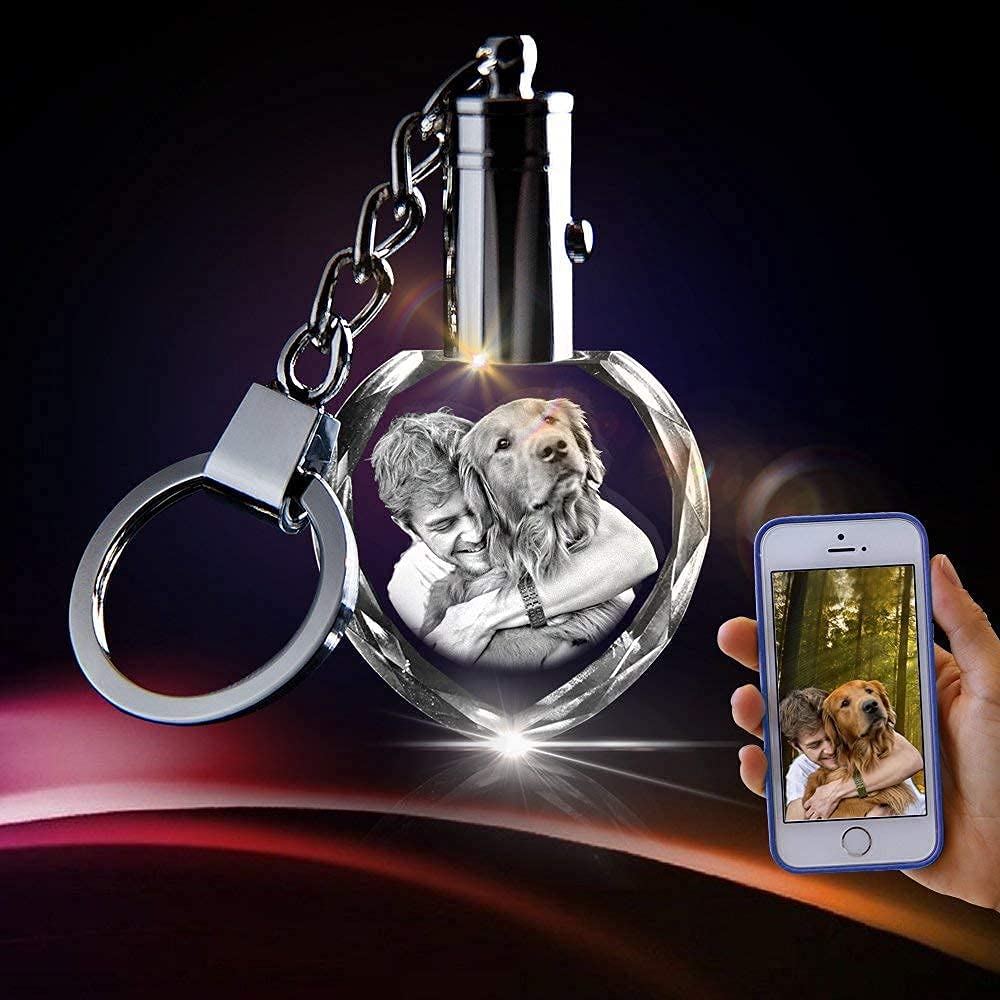 Web Based Crystal Keychain Customization Custom Photo Couple Family Souvenir Gift Laser Carve Crystal Keychain Photo Colorful LED Light Key Chain
