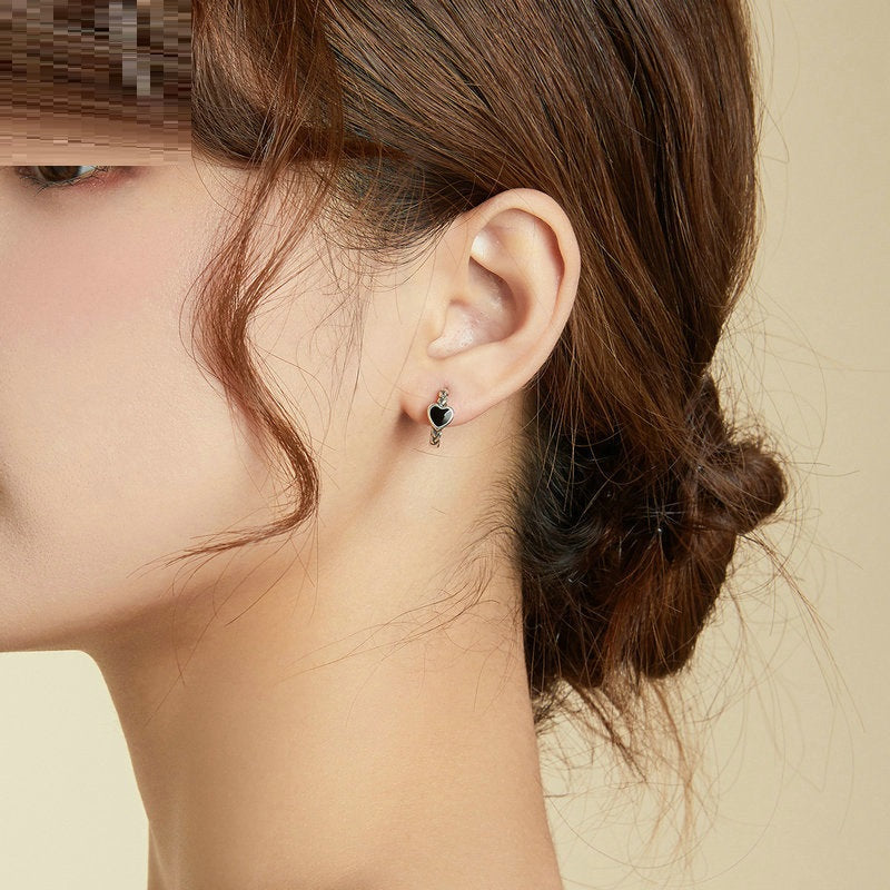 Web Based Simple And High-end S925 Silver Heart Earrings