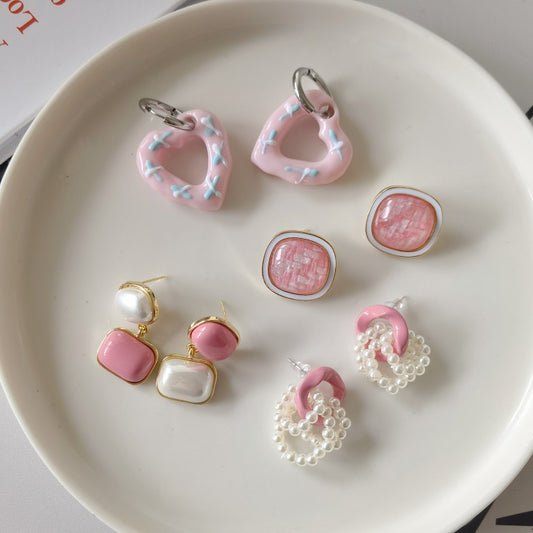 Web Based Korean Fashion Sweet Geometric Love Stud Earrings