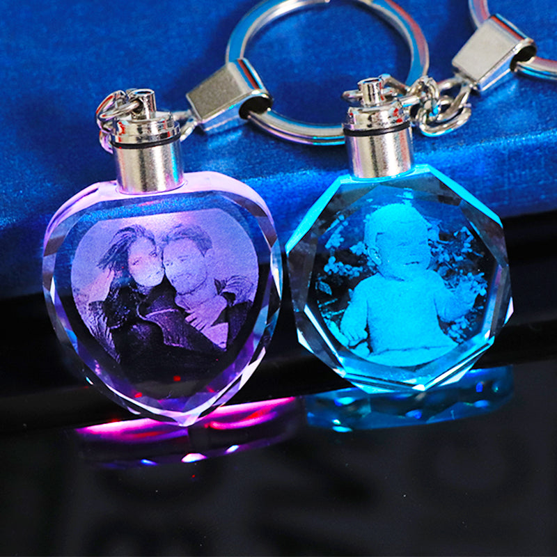 Web Based Crystal Keychain Customization Custom Photo Couple Family Souvenir Gift Laser Carve Crystal Keychain Photo Colorful LED Light Key Chain