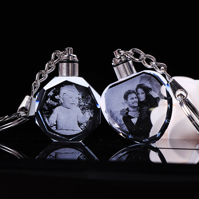 Web Based Crystal Keychain Customization Custom Photo Couple Family Souvenir Gift Laser Carve Crystal Keychain Photo Colorful LED Light Key Chain