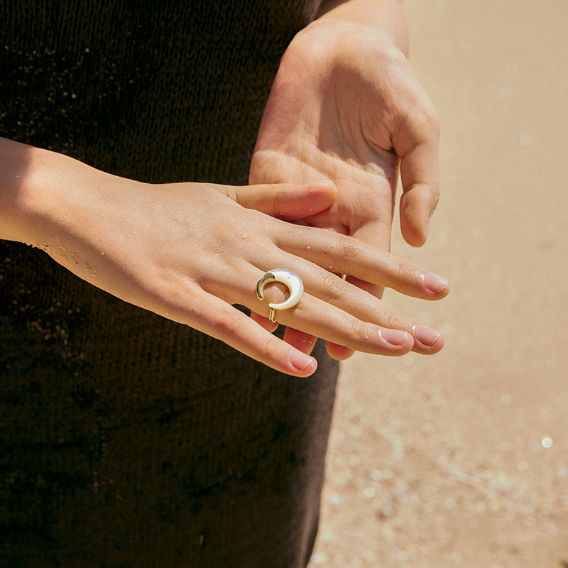 Web Based Women's Fashion Statement Geometric Fritillary Ring
