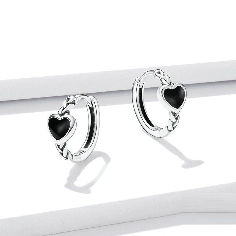 Web Based Simple And High-end S925 Silver Heart Earrings