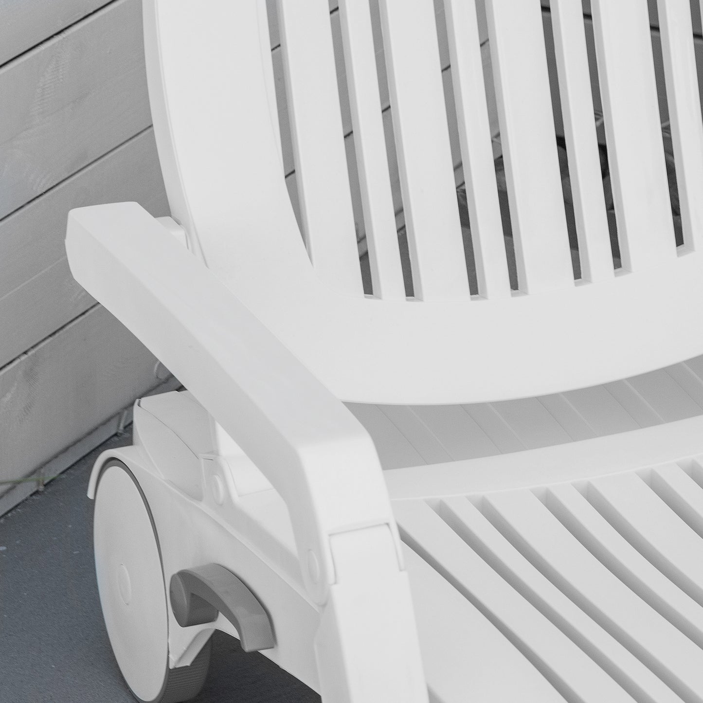 Web Based Outdoor Chaise Lounge Chair on Wheels with Storage Box